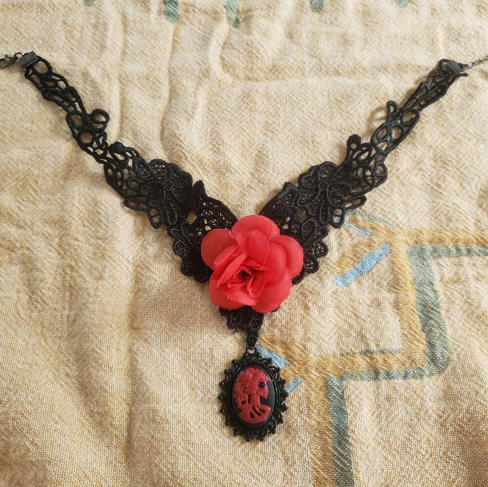 Skull Cameo Black Lace 🌹 Necklace